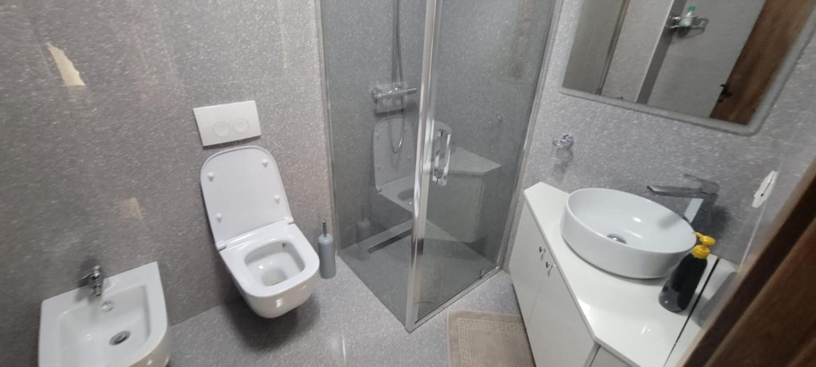 Opera Appartment Тирана Екстер'єр фото